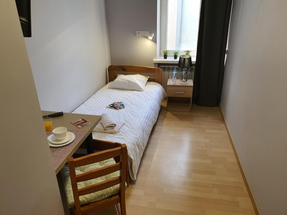 Jasna Hotelik Self Check-In Warszawa Exteriör bild