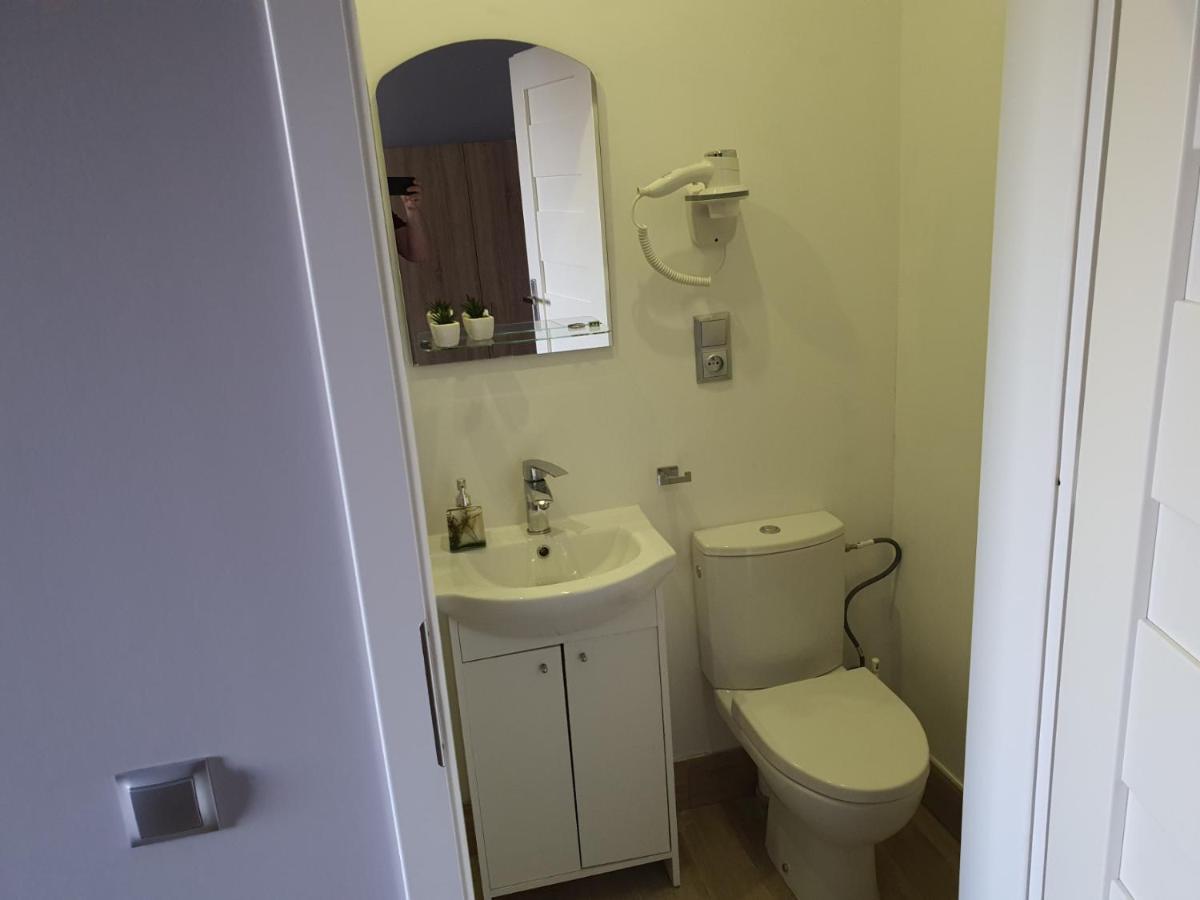 Jasna Hotelik Self Check-In Warszawa Exteriör bild